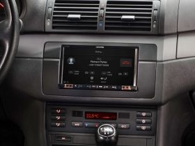 iLX-702D 7” Digital Media Station, featuring Apple CarPlay and Android Auto compatibility
