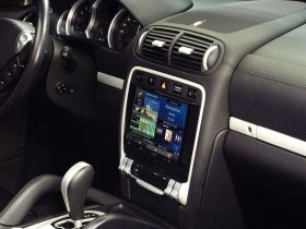 Alpine KIT-8CYE 8" монтажен кит с интерфейс за управление от волана за Porsche Cayenne